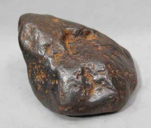 如何分辨铁矿石和陨石