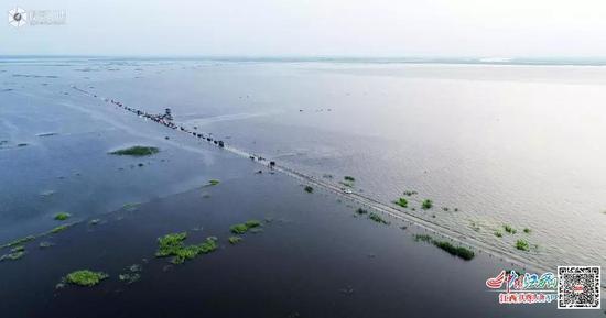 永修县吴城水上公路因路天一色,被称为"最美水上公路"