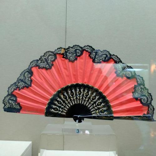 "也亏得这个太监脑筋灵活,他顿时想到了自己一个小老乡会写点歪诗