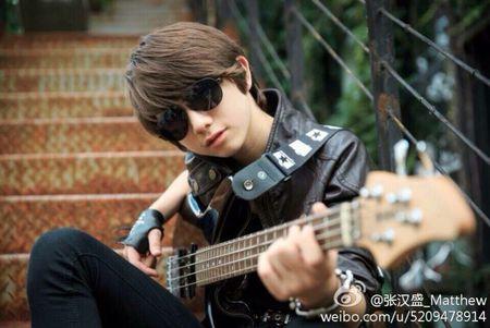 张汉盛墨镜帅照片集