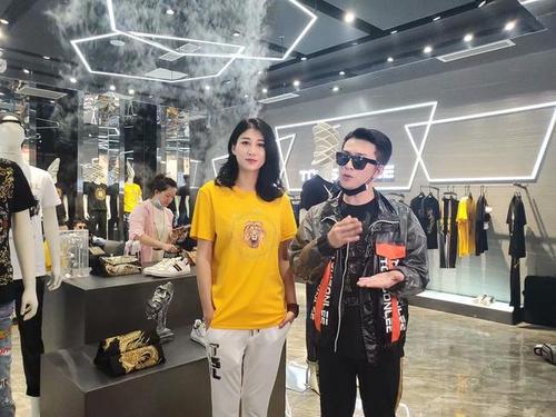 tomsonlee品牌邀快手奢侈品达人直播带货,10号直播间福利等您