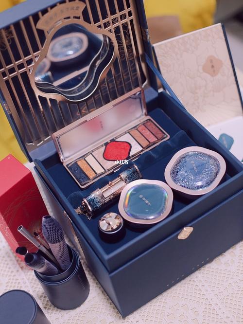 花西子套装,真香!_花西子怎么样_美妆_彩妆