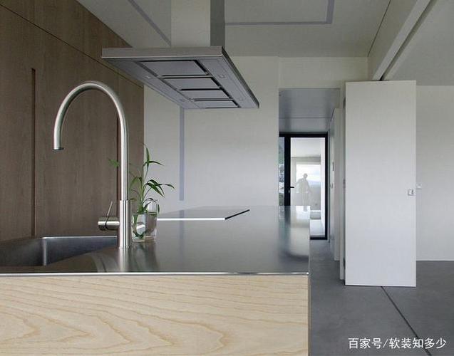 该地块位于葡萄牙莫塔瓜县的阿尔马辛哈,从对角线可以看到阿圭拉大坝