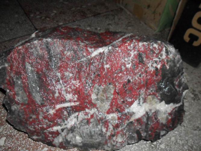 这是鸡血石吗?求指教