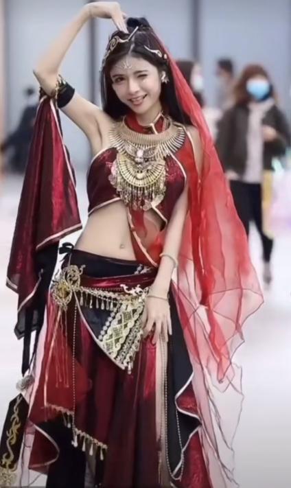 百万粉丝女菩萨coser,给男友头顶大草原竟是因为童年