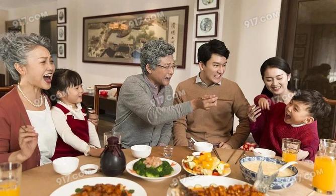 中秋团圆季月满人团圆思念不如在一起