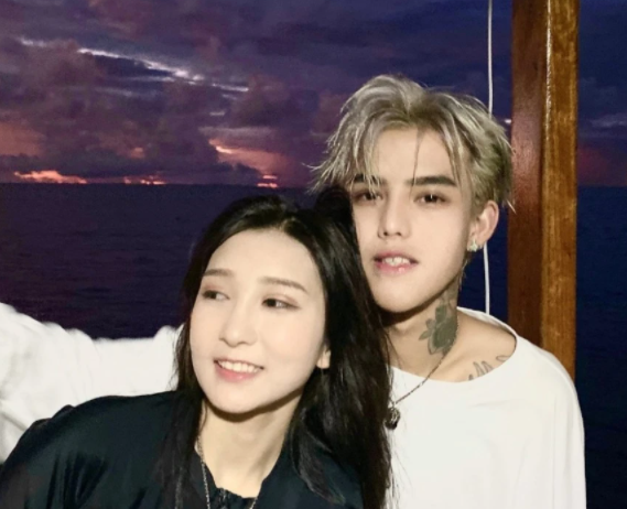 内地剧,何婧婧,套路璐,殷世航,前任,现任,臭鱼烂虾,醋坛子,网红圈