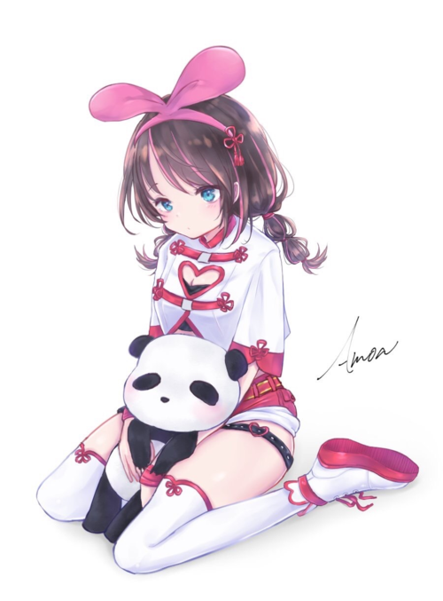 生日会上一登场就拥有了全新中国风绊爱形象,并且以在晃悠悠边上佩带