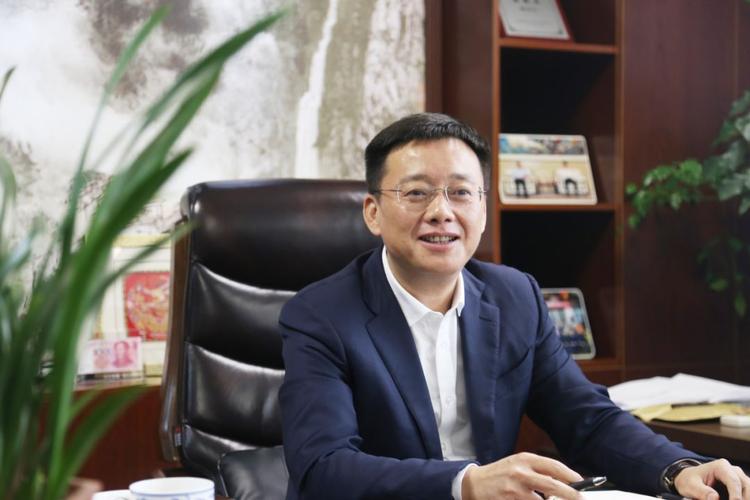 江西本土最耀眼的一匹黑马——东投地产集团总裁薛敏勇