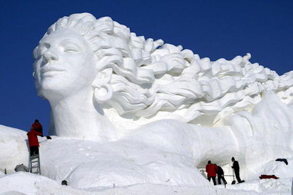 东北冰雪故事①我在太阳岛上做雪雕
