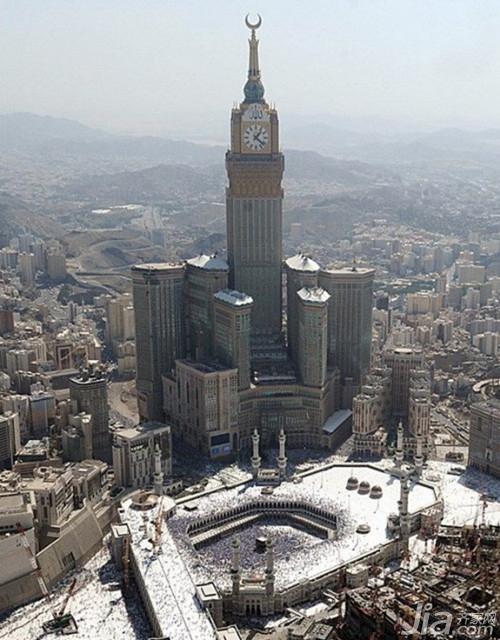 高楼排行榜第三名:麦加皇家钟塔(601米)上海中心位于上海陆家嘴金融