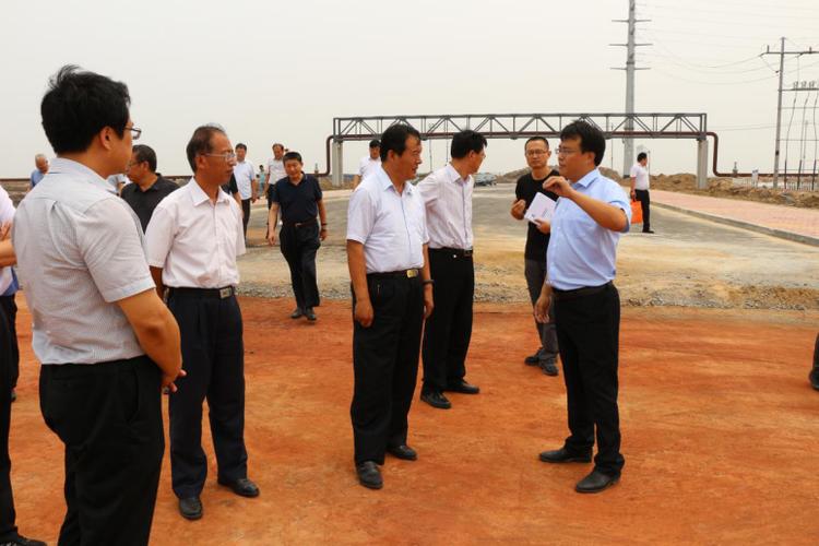 滨州市市人大考察团对我公司赤泥路用情况进行