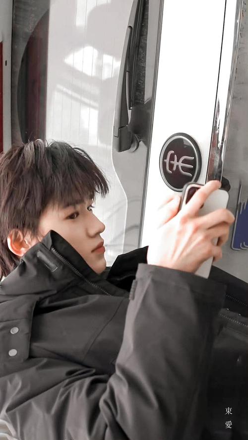 宋亚轩绝美侧颜楼