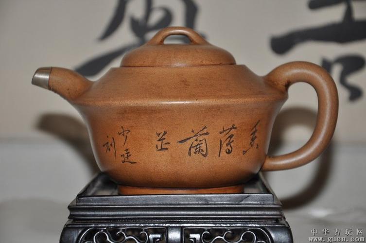 少廷本人认为应为清代铭刻大师陈少亭(廷)之作,陈少亭和铭刻大师任淦