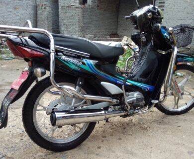 钱江110弯粱摩托车1600元