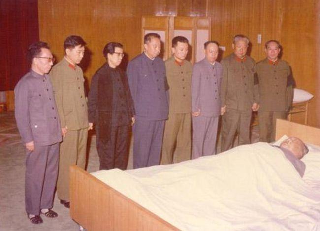 001导弹专家贺麓成在毛主席葬礼上引注意原来是主席亲侄