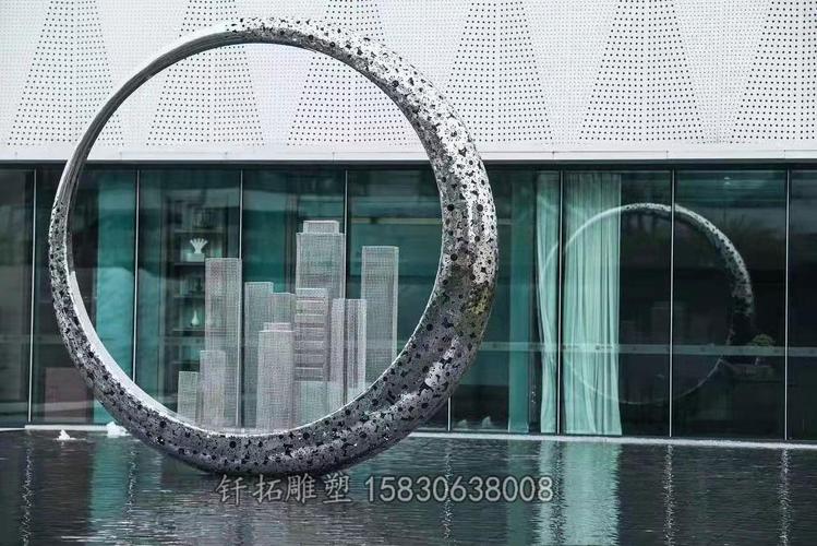 山东镜面月牙不锈钢雕塑具有艺术感