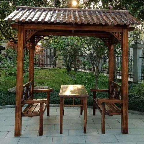> 木制凉亭
