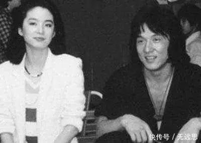 成龙与林青霞早年合影曝光,网友:没想到他对女神也这么大胆