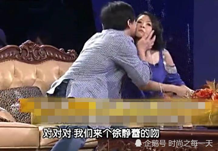 成龙现场"吻"章子怡,有谁注意到她下的动作,网友:太机智
