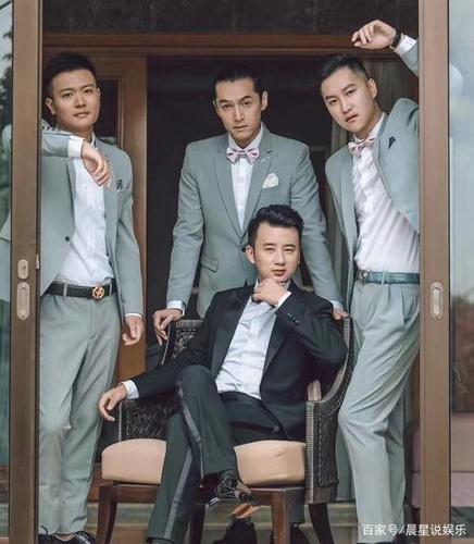 胡歌再次担任伴郎,抢到捧花被催婚,网友:缘分来了挡不住!