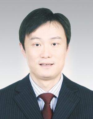  p>陈建勇,男,汉族,1972年12月出生,浙江绍兴人,1994年6月加入中国