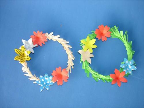 纸制花环