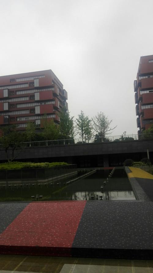 江苏省无锡市滨湖区华庄街道华清大道142号