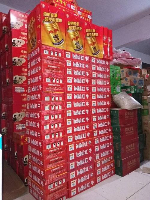 永城-2018春节 红牛·战马·果倍爽 堆箱陈列