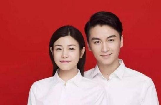 明星的结婚证照片:谢楠低头显心机,杨颖自毁形象,赵丽颖最般配