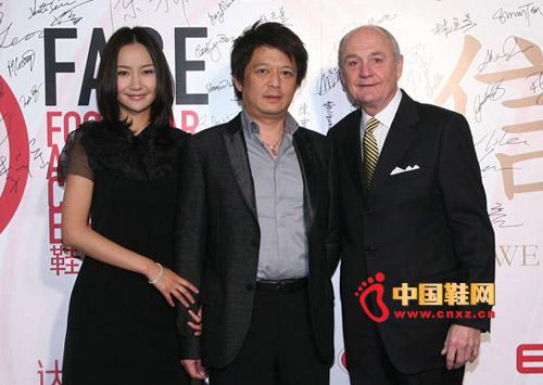 陈英杰 达芙妮 老总; 陈英杰;; 达芙妮公司董事会主席陈英杰及妻子