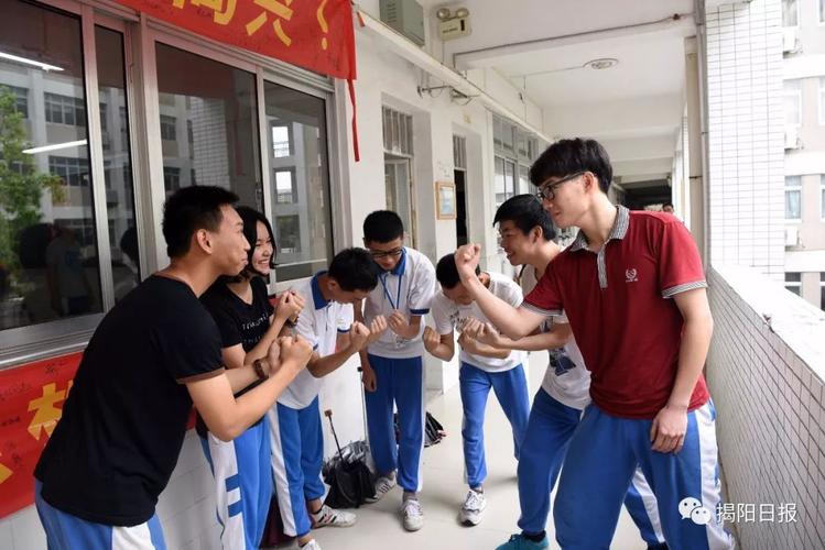 揭阳二中,揭阳邱金元纪念中学处于市区交通繁华路段,为保持