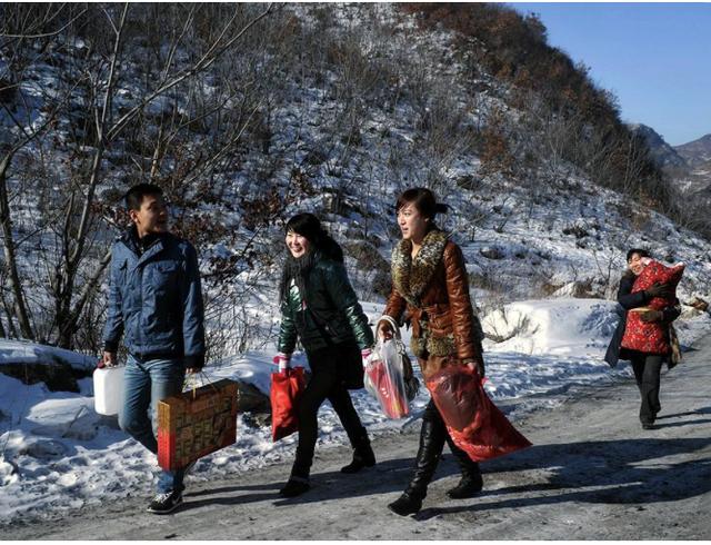 大年初二回娘家,在这个形势下,还要不要回娘家拜年?看