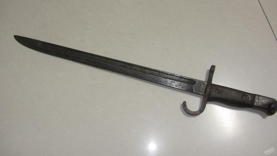 参加过抗战的爷爷留下这把日军三八式刺刀