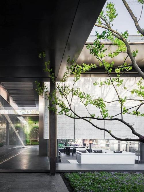 设计赏析:南京金基望樾府售楼处