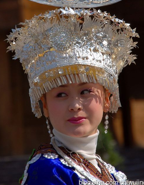 苗族姑娘千姿百态的精美头饰(图)_湖光秋水_新浪博客