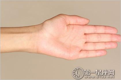 看掌的学问:手掌颜色告诉你健康问题