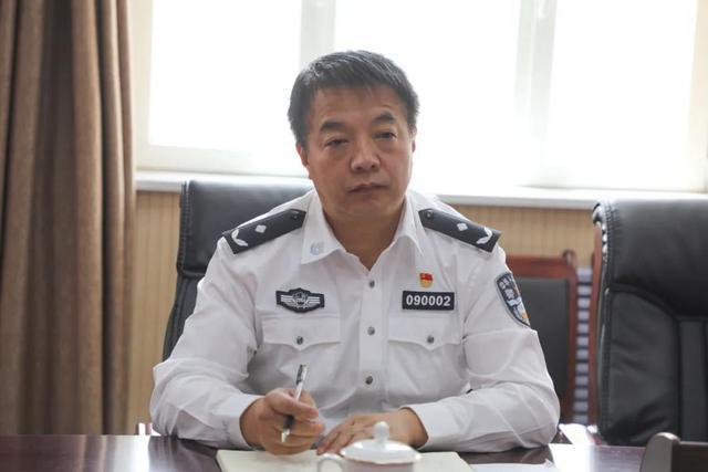 运城市公安局常务副局长石宝吉深入河津督导检查队伍教育整顿工作