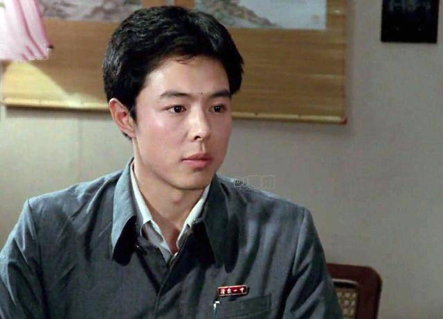 44,张铁林,主演电影《夜上海》,《年轻的朋友》,《大桥下面》等.