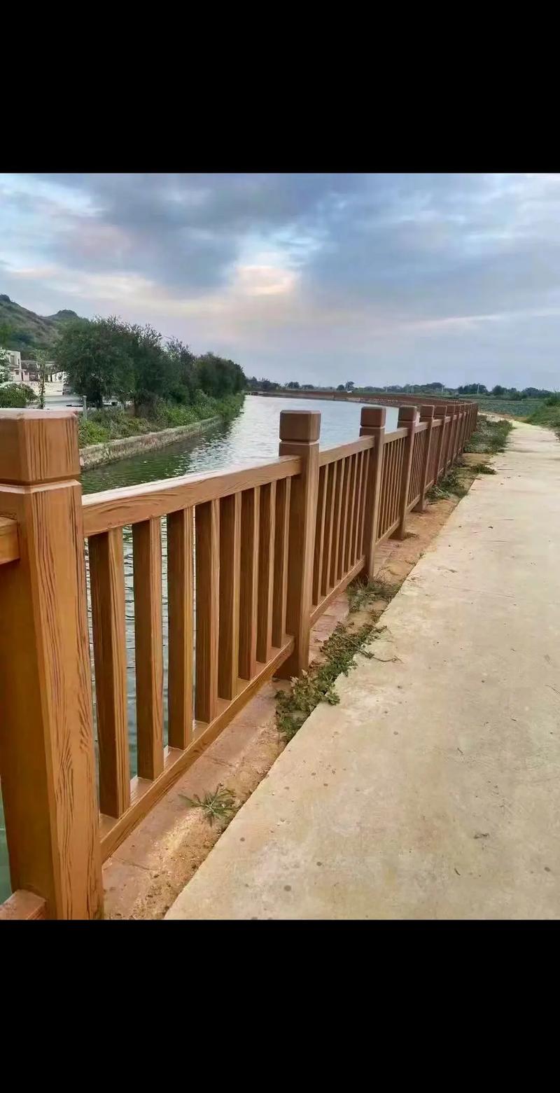 河道景观护栏池塘护栏水泥仿木栏杆厂家包安装包工包料