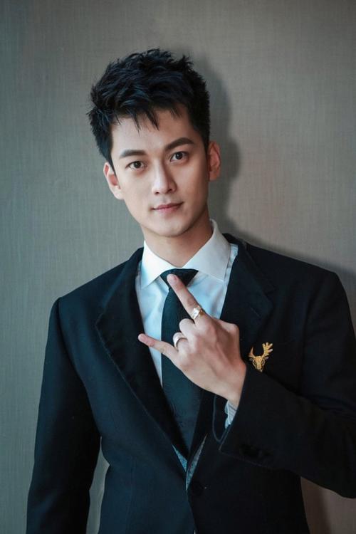 刘帅良受邀放肆一下移动盛典 尽显绅士格调