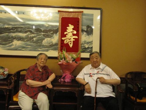 为母亲祝寿