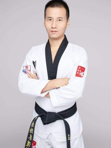 王洪跆拳道特级教练