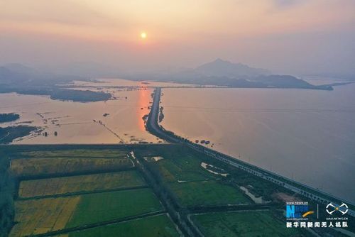 江西瑞昌夕阳洒赤湖山水恋黄昏