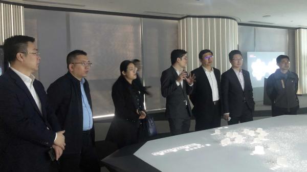 威海市环翠区区长邢海波一行到访亿达未来