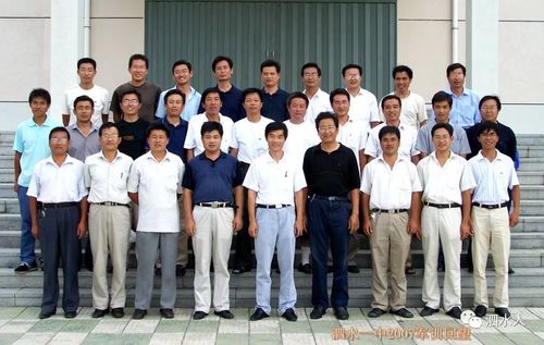 泗水一中教师风采简贞海耕耘教坛30载赢得学生尊敬与爱戴