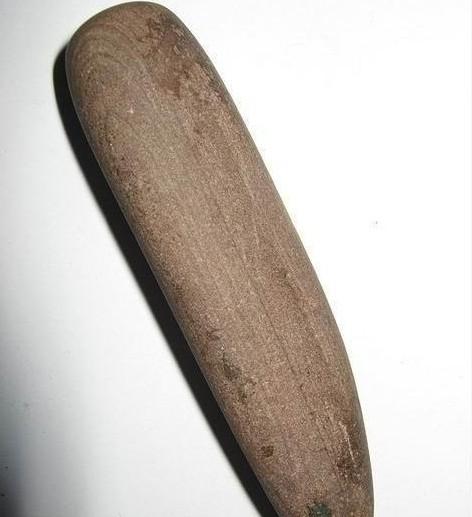 出土的古代砭石