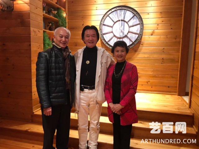 华州著名导演谢建平与巨星凌桂明,石钟琴合影华州著名戏曲变脸大师龙