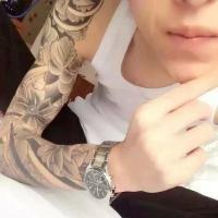 纹身的男生个性微信头像