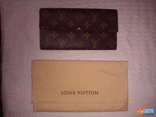 九成新正宗名牌lv钱包和lv手提包转让(附带收据和包装袋)